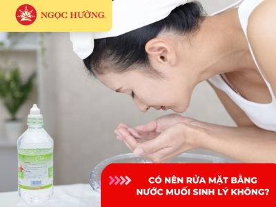 Có nên rửa mặt bằng nước muối sinh lý không? Có hết mụn không?