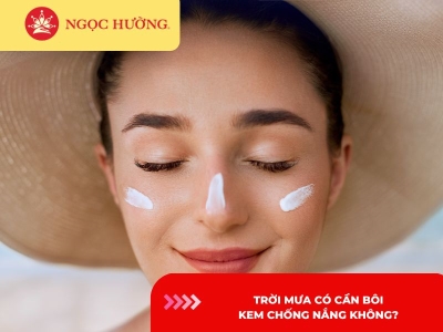 Trời mưa có cần bôi kem chống nắng không? 3 điều bạn nên biết