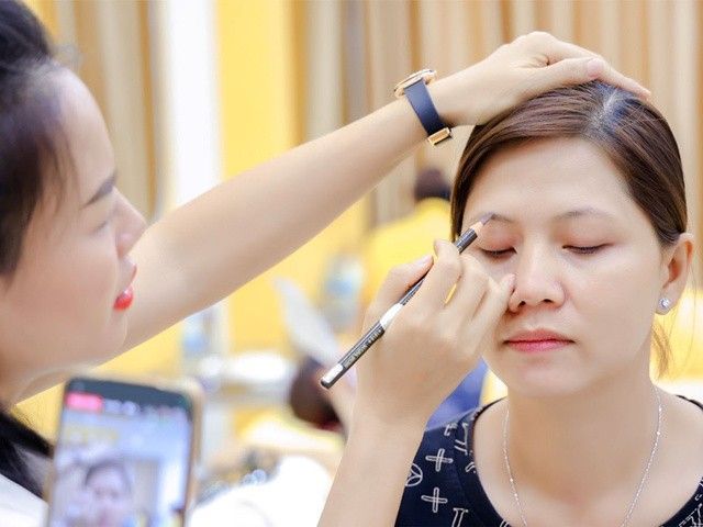 Báo phụ nữ và Pháp luật - Thẩm mỹ viện Ngọc Hường – địa chỉ uy tín về phun xăm thẩm mỹ và làm đẹp da
