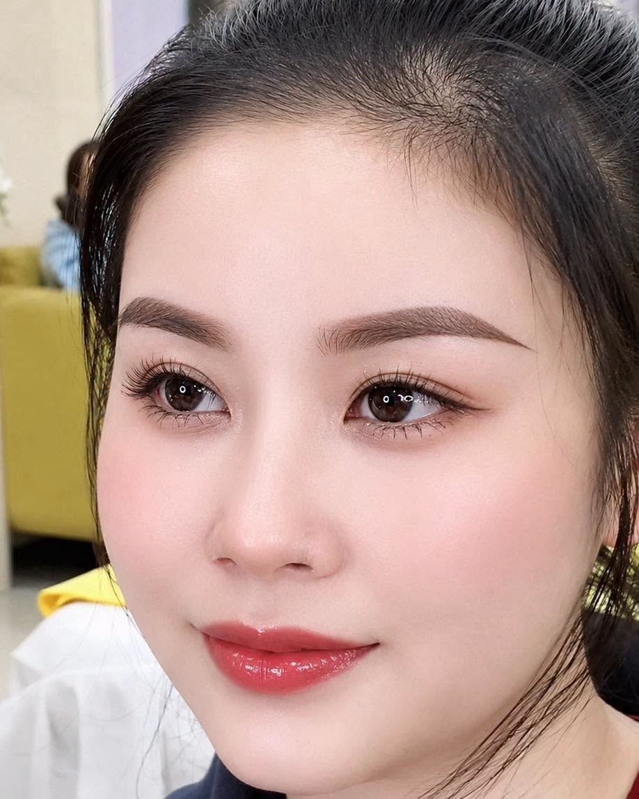 Mẫu chân mày tự nhiên tại Thẩm mỹ viện Ngọc Hường