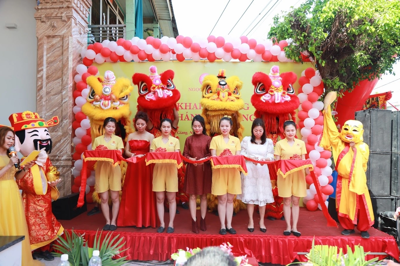 Ngôi Sao.Net - Thẩm mỹ viện Ngọc Hường khai trương địa điểm mới tại Long Xuyên - An Giang